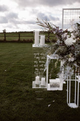 CLEAR ACRYLIC PEDESTAL